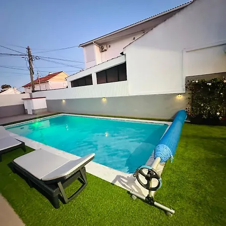 Semesterbostad Moradia Rosaboni Em Pinhal De Frades T4 Com Piscina Paio Pires