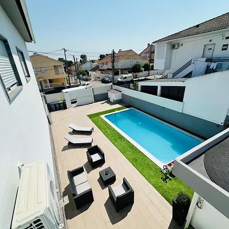 Semesterbostad Moradia Rosaboni Em Pinhal De Frades T4 Com Piscina