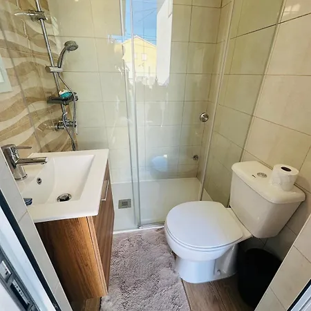 Semesterbostad Moradia Rosaboni Em Pinhal De Frades T4 Com Piscina *