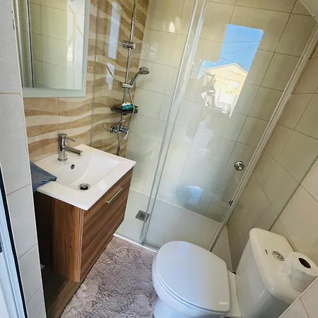 Moradia Rosaboni Em Pinhal De Frades T4 Com Piscina * Paio Pires