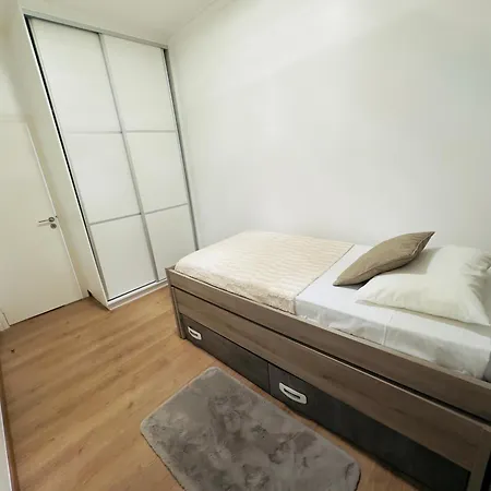 Moradia Rosaboni Em Pinhal De Frades T4 Com Piscina *