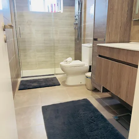 Semesterbostad Moradia Rosaboni Em Pinhal De Frades T4 Com Piscina *